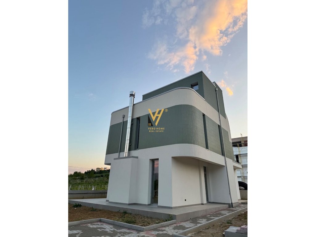 Vila de 2 andares à venda em farke, residência “Çuçi 2” 517.000 euros