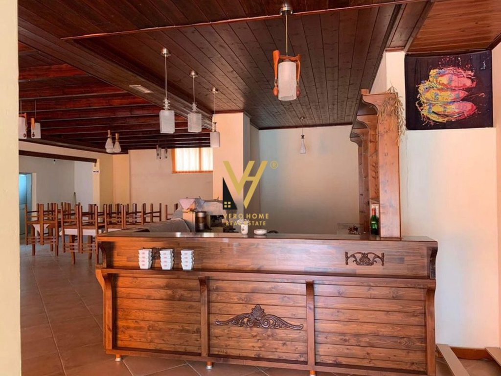 Restaurante à venda 196 metros quadrados em shkembi i kavajes, perto de koloseut 265.000 euro
