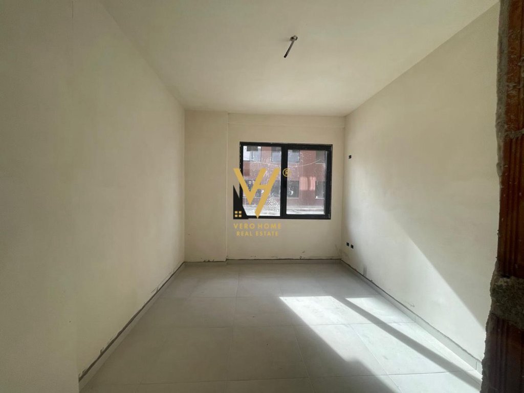 Apartamento à venda 2+1+2 em kom.xheluks xibraku, rua Elbasan 165.000 euros (2)