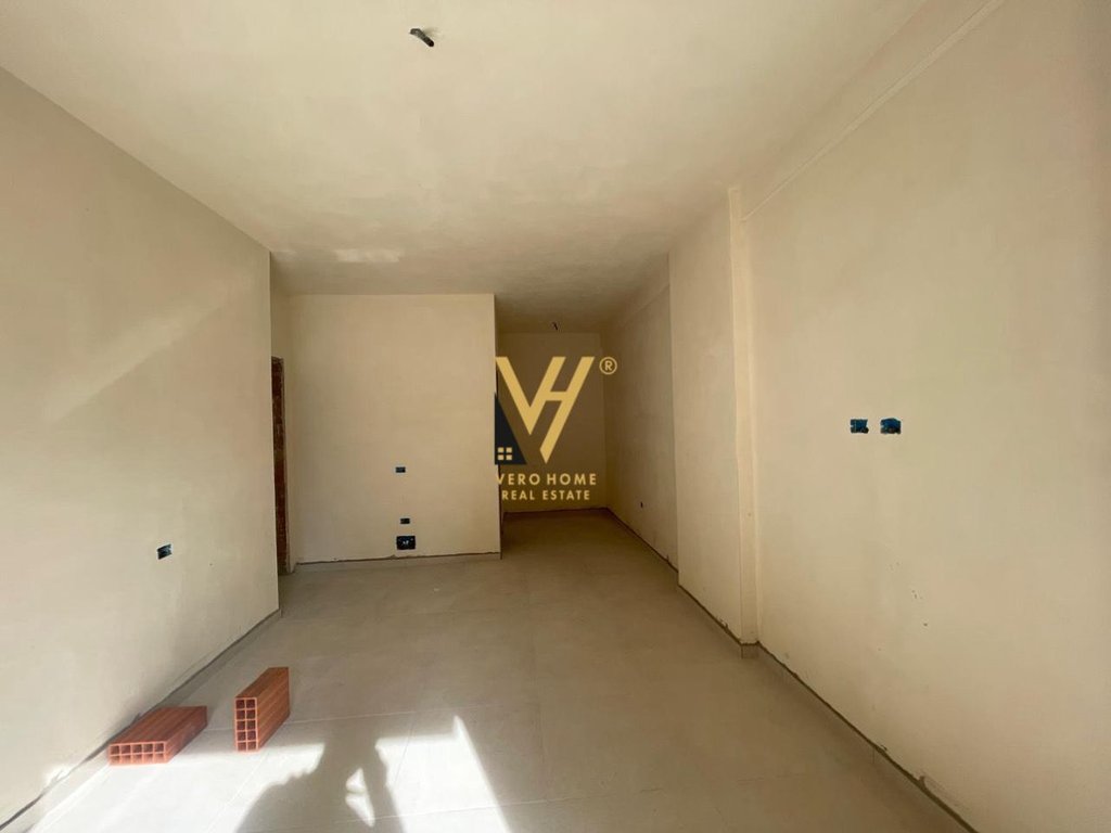 Apartamento à venda 2+1+2 em kom.xheluks xibraku, rua Elbasan 165.000 euros (3)