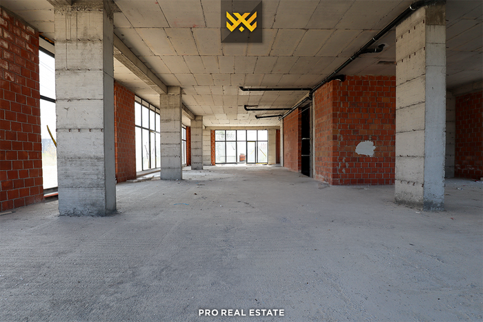 Local comercial 300m² en alquiler en dragodan (2)