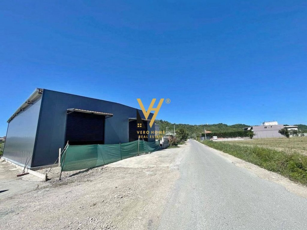 Jepet magazine 350 metra katror me qera ne berxulle 1.500 euro