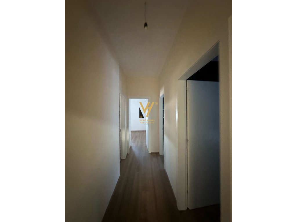 Loja de 150 m² para alugar na rua durres 2.500 euro (5)