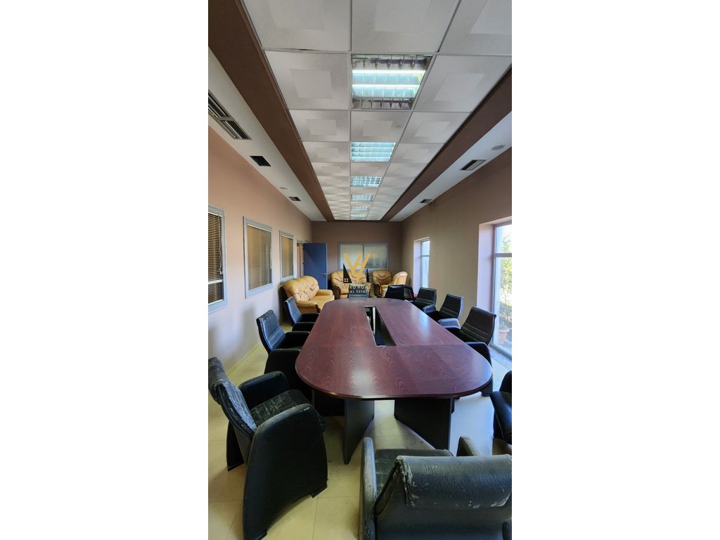 Se vende kapanon 12.000 metros cuadrados en lushnje 1.900.000 euros