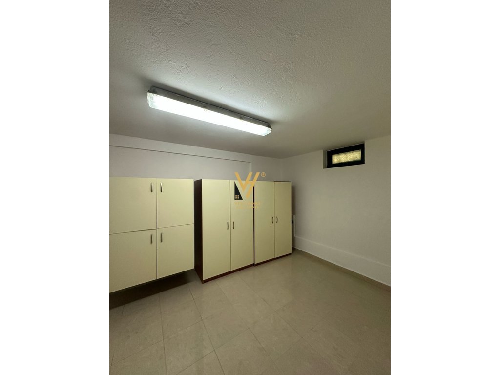 Mietraum 220 m² in myslym shyri 1.750 euro (2)