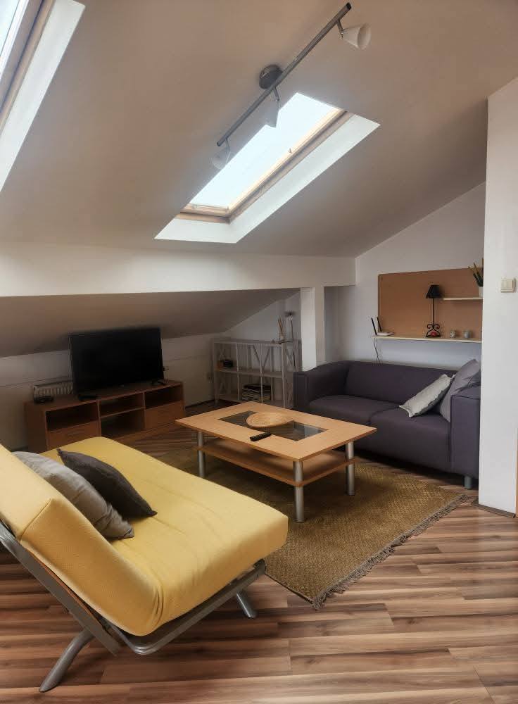 Appartement à louer 1+1 à arbër (dragodan)