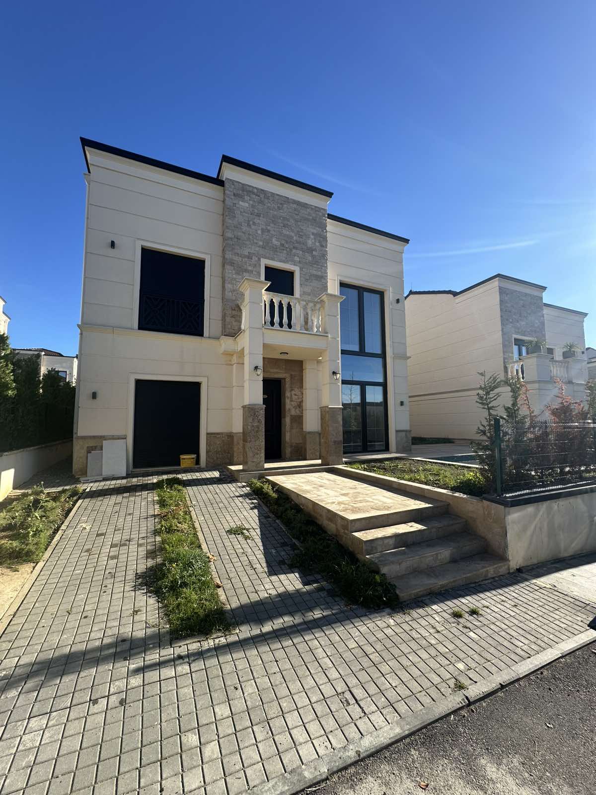 Haus zur miete 300 m² im royal green residence viertel