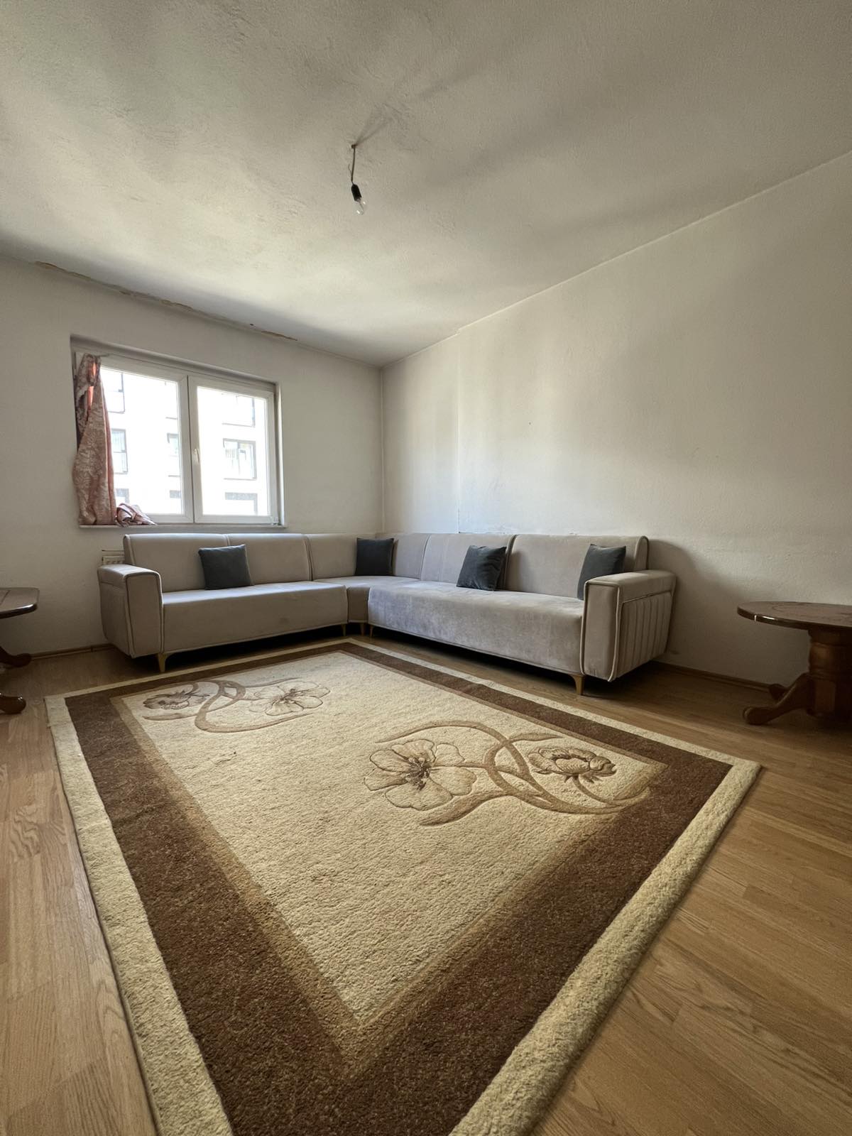 Appartement à louer 1+1 sur la rue b