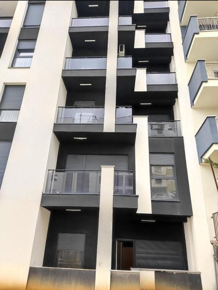 Apartamento à venda no bairro Mati 1
