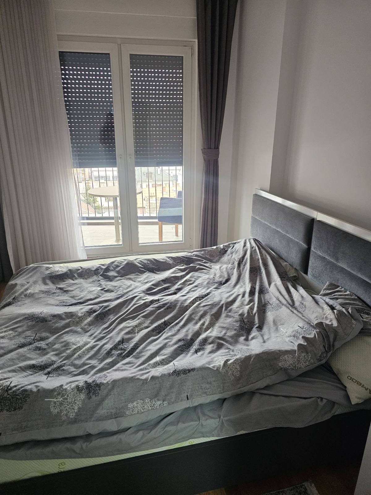 Banesë në shitje në Tophane