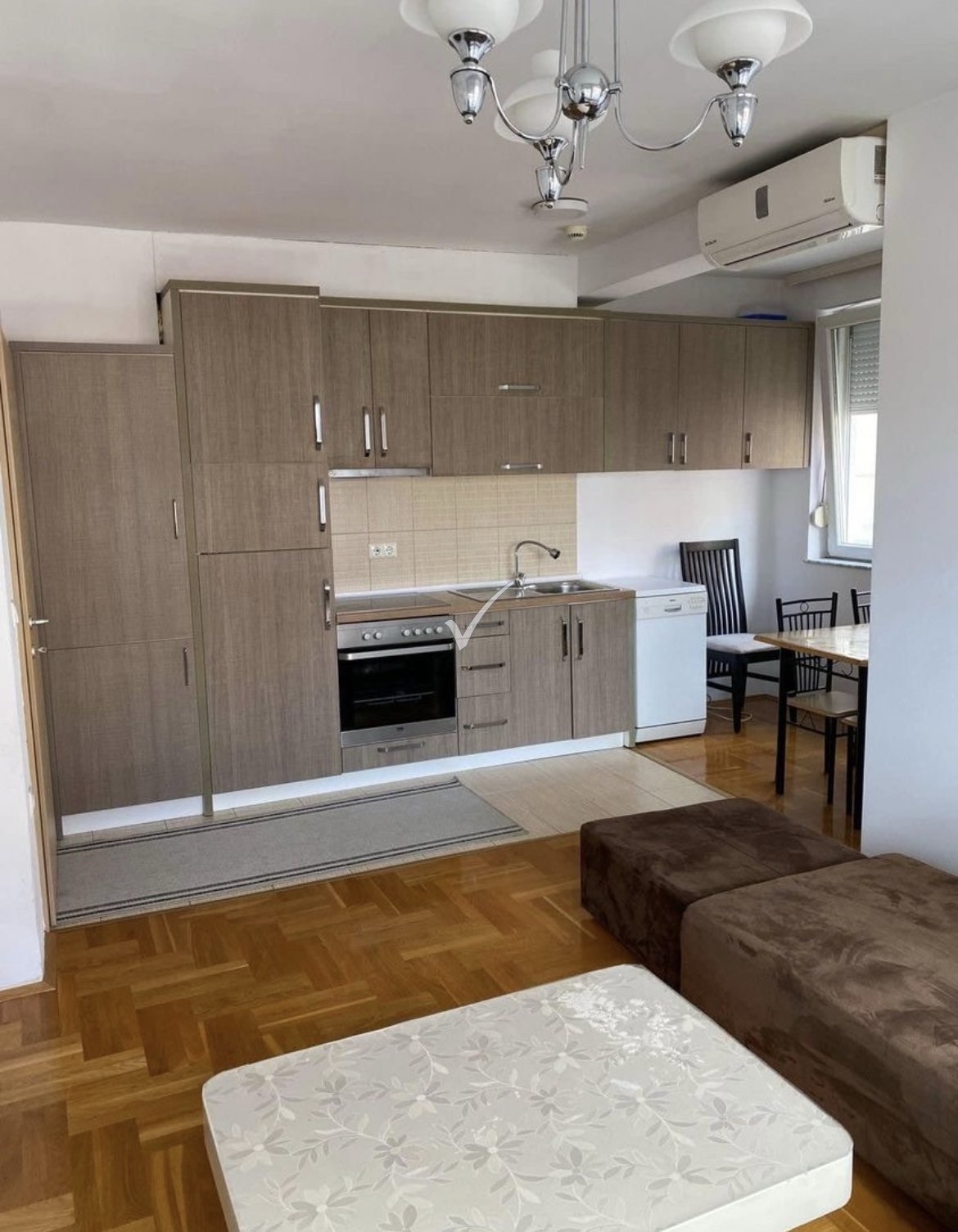 Appartement à louer 1+1 à arbër (dragodan)