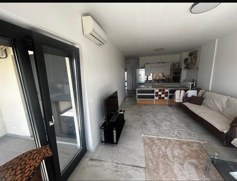 Piso en alquiler 2+1 en Lakrishtë