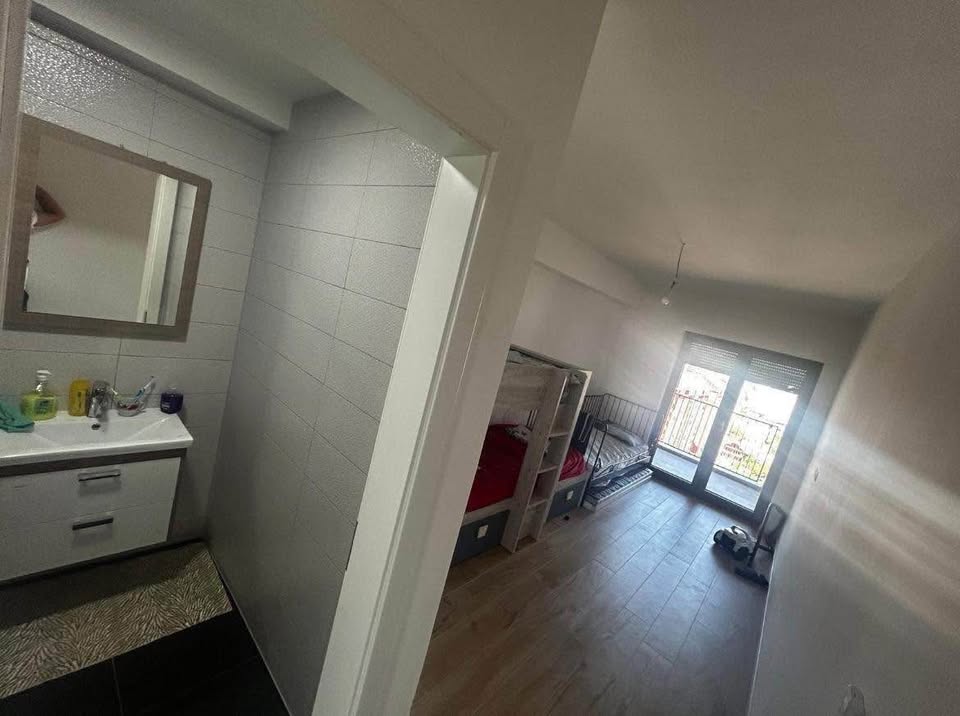 Piso en alquiler 2+1 en Lakrishtë