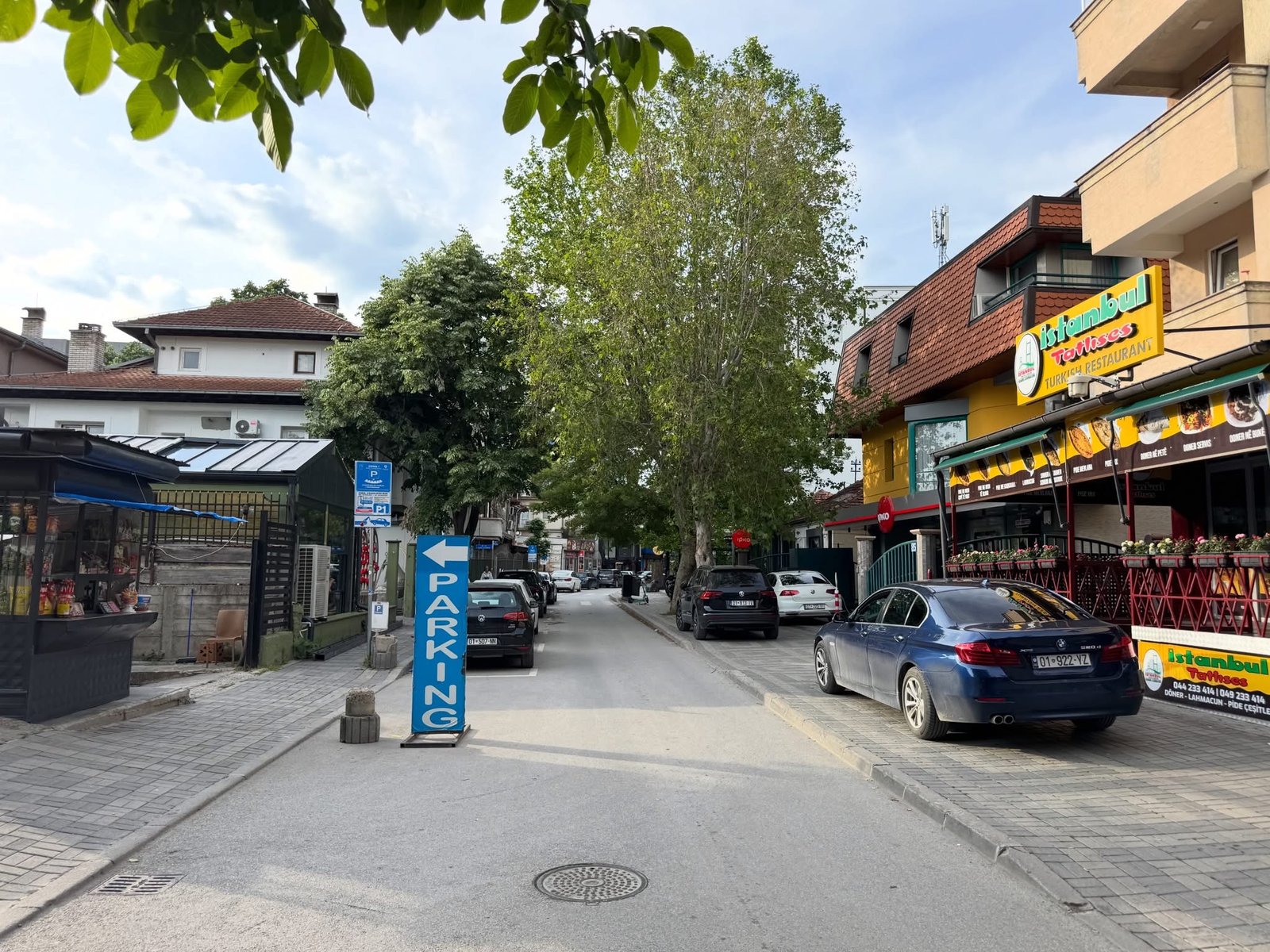 Local à louer – Centre, Pejton