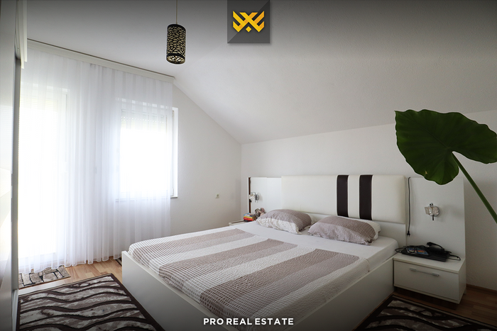 Casa di 220m² in vendita a Obiliq. (5)