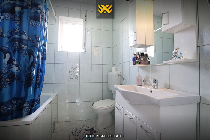 Casa di 220m² in vendita a Obiliq. (6)