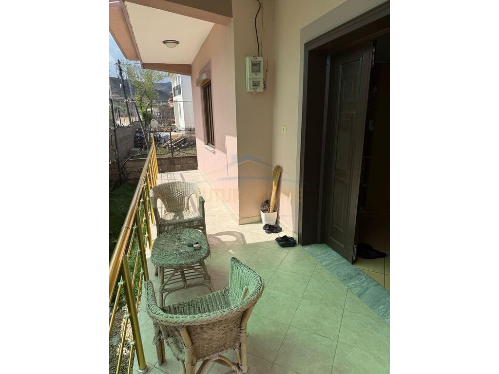 Vendu, villa à 2 étages, lagjia 1, Pogradec.