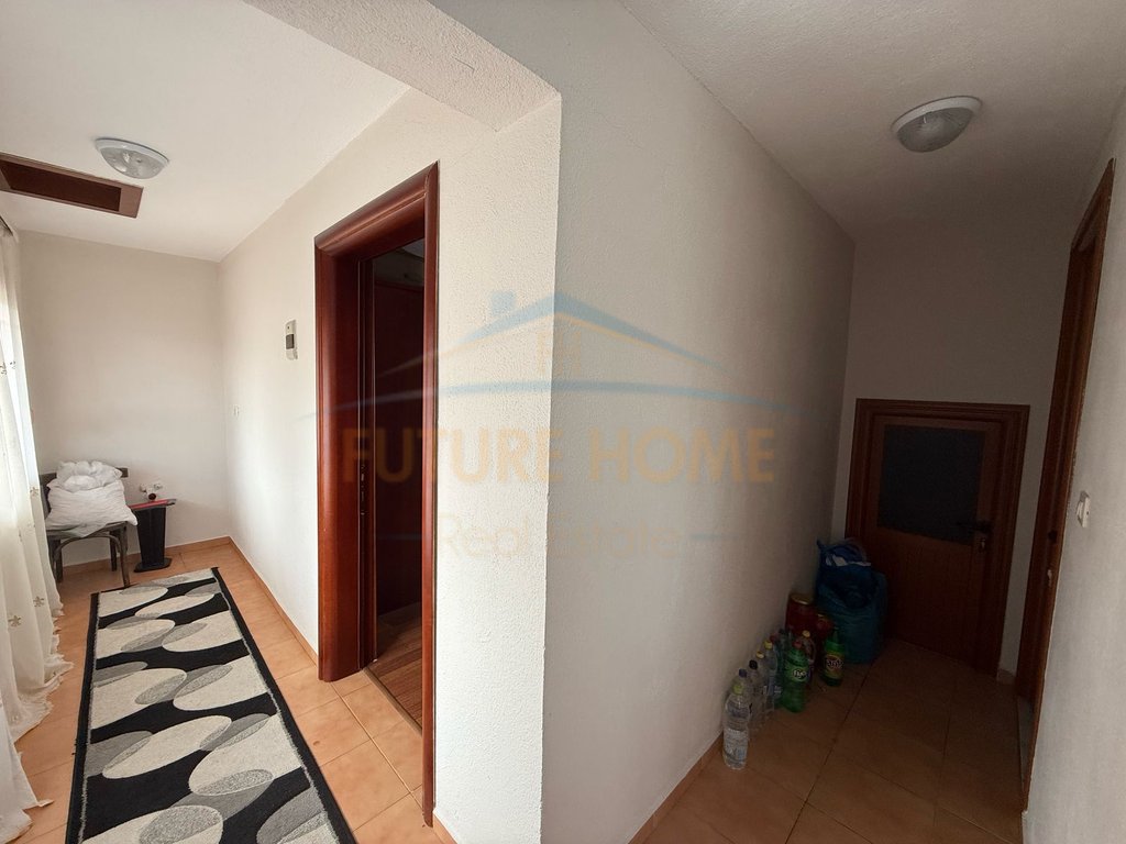 Vendu, villa à 2 étages, lagjia 1, Pogradec.
