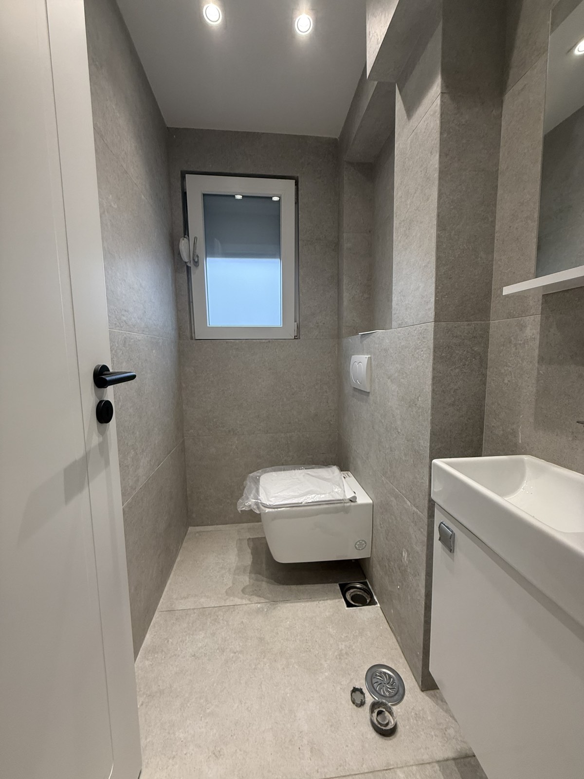 Piso (oficina) en alquiler en ulpianë