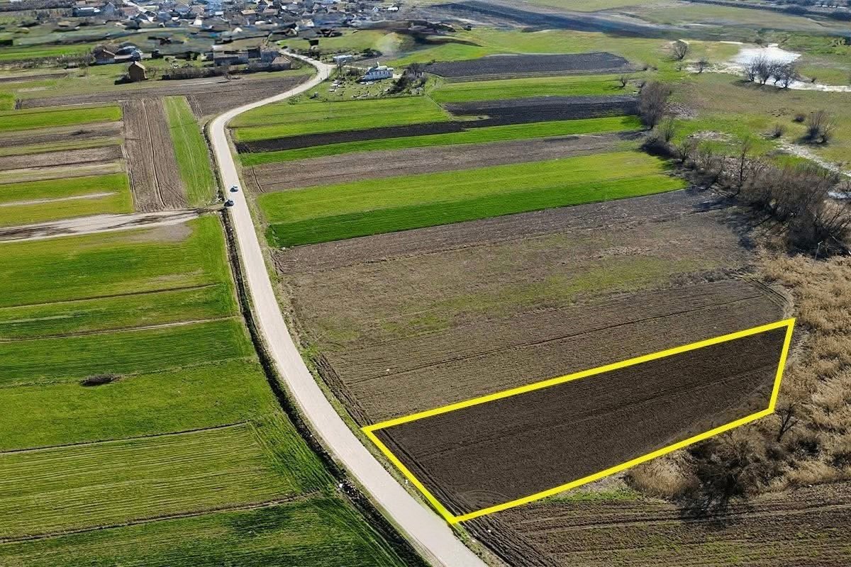 Terreno en venta – Skullan (Graçanicë) (2)