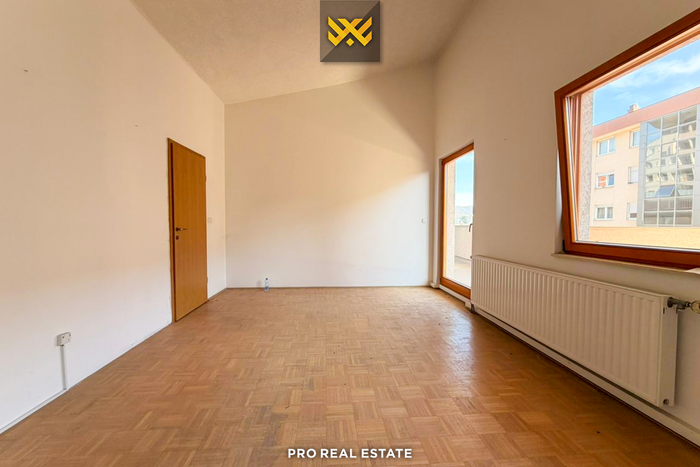 Apartamento / oficina 107m² + 20m² en alquiler en dragodan