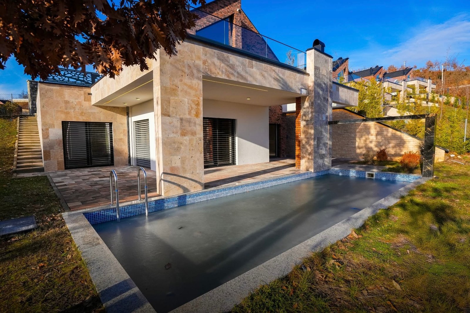 Haus zu verkaufen – Anesi komplex, novobërdë (3)
