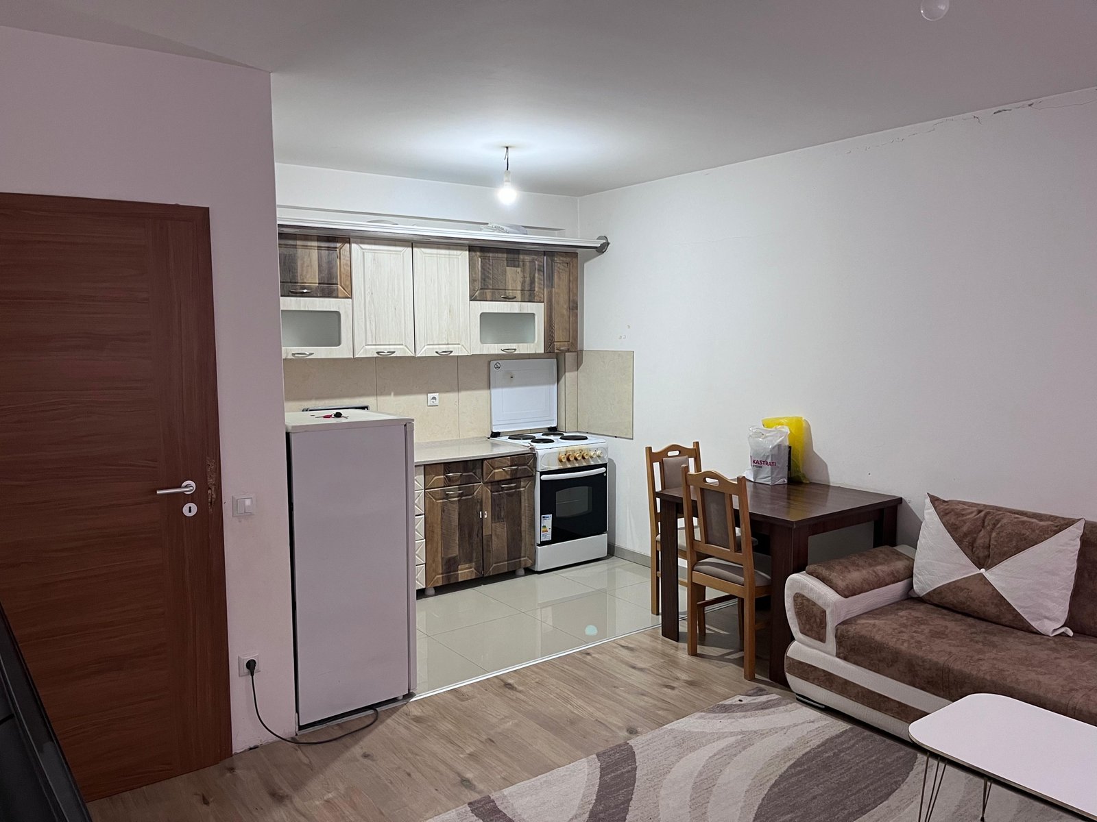 Apartamento para alugar – Rr. Muharrem fejza, Mati 1
