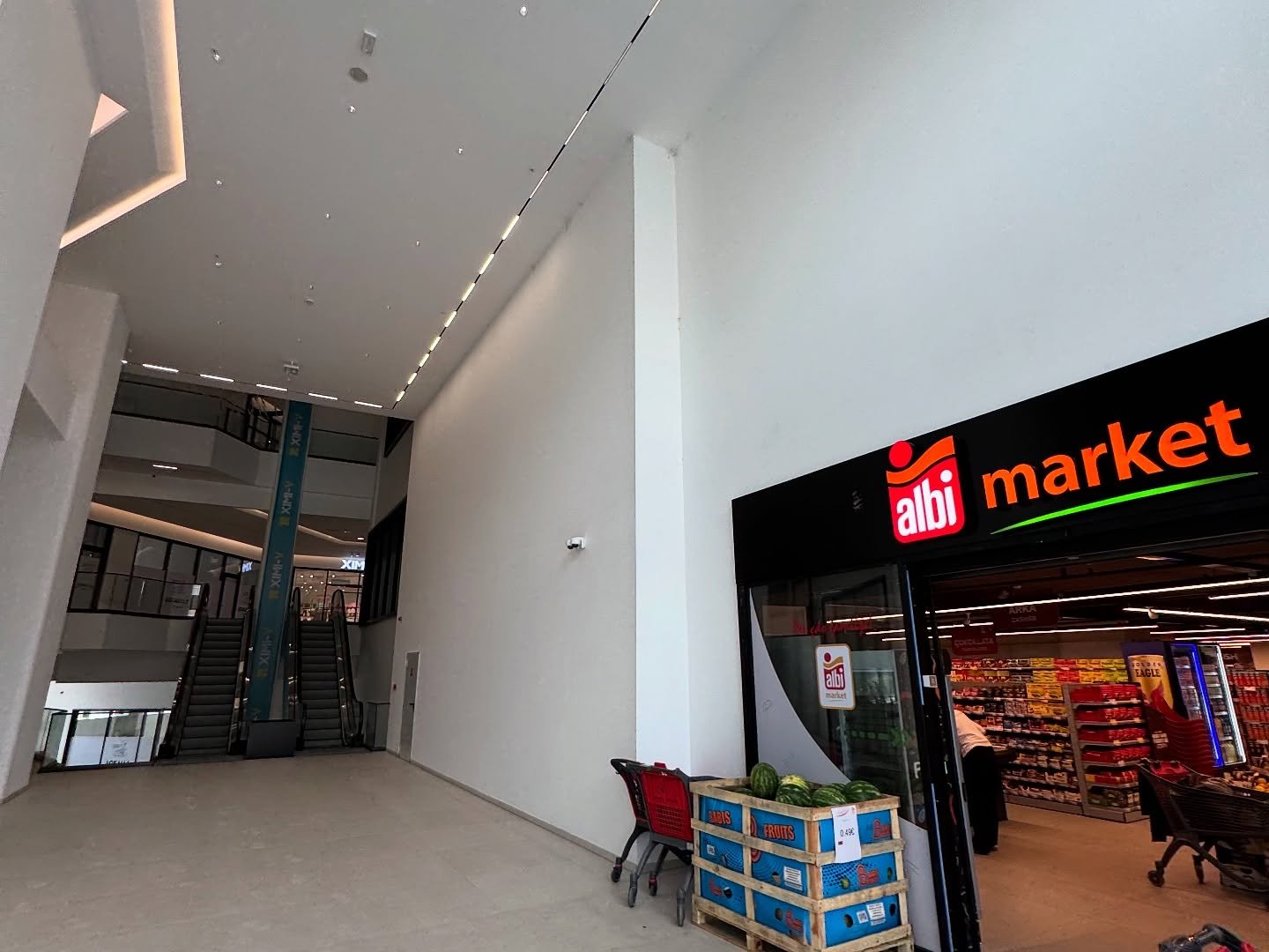 Espaço comercial para alugar no centro – “Dukagjini Residenc”, Prishtinë