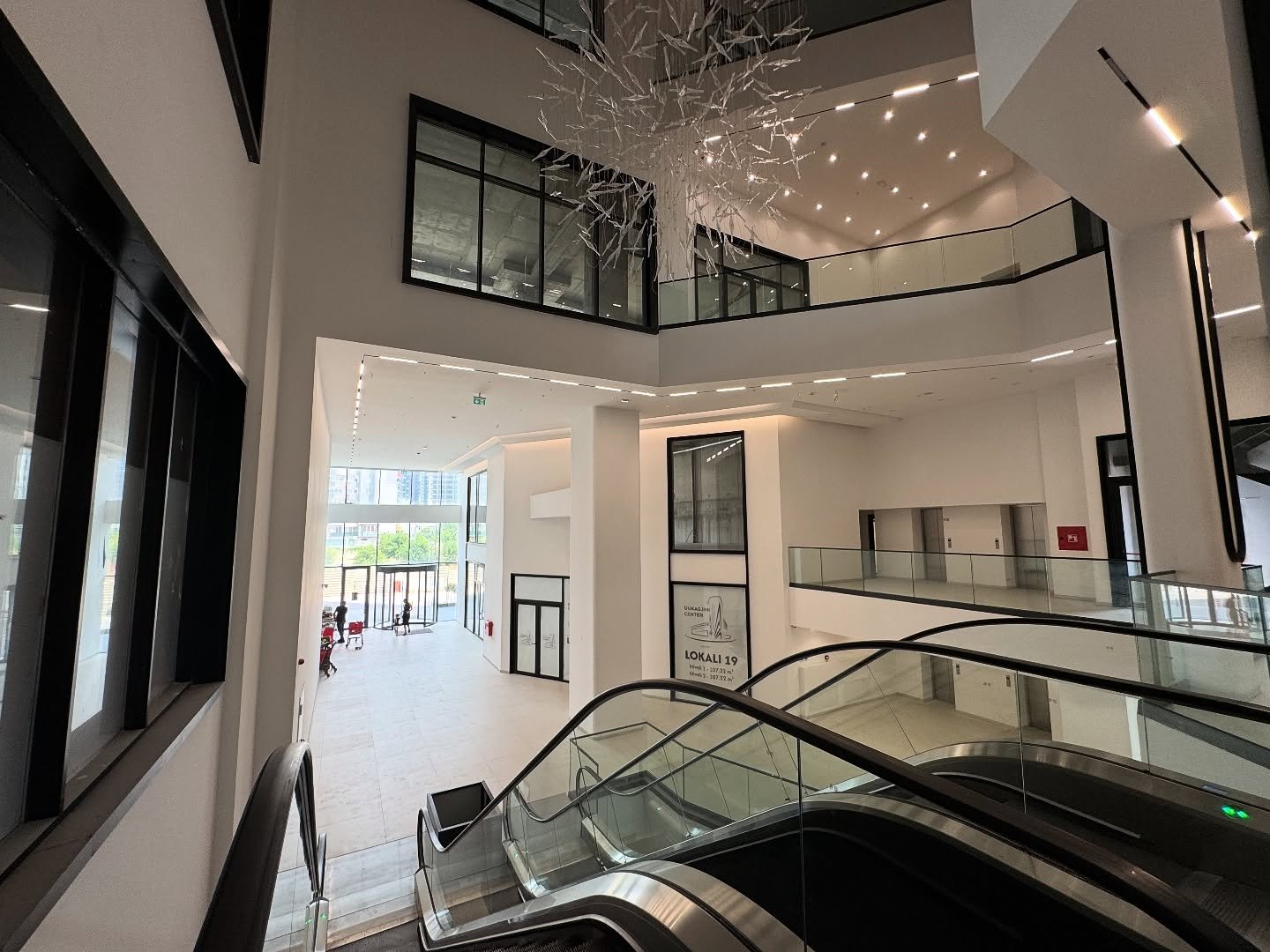 Espaço comercial para alugar no centro – “Dukagjini Residenc”, Prishtinë (8)
