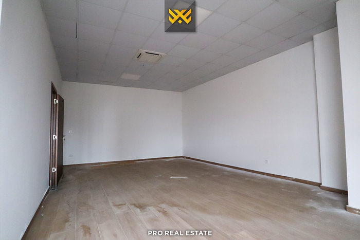 Bureau de 75m² à louer à Prishtina e Re