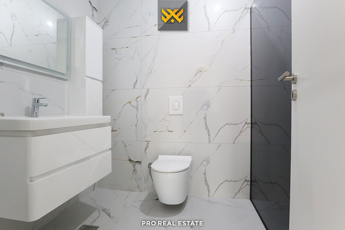 Banesë 150m² me #qira në Veternik