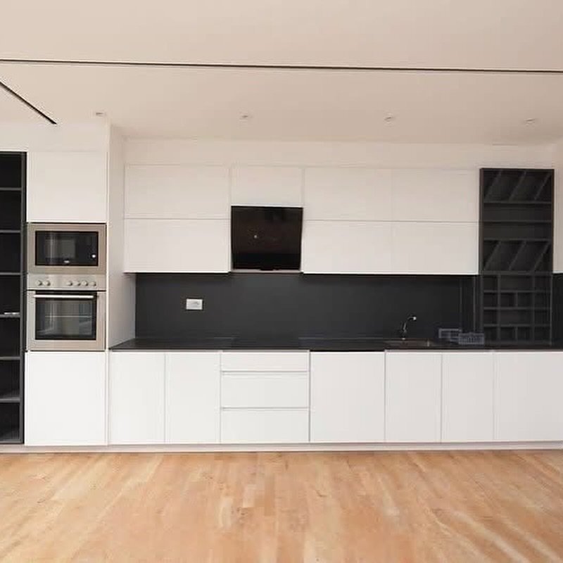 Apartamento/oficina en alquiler 116m² – Lakrishtë (icon tower)