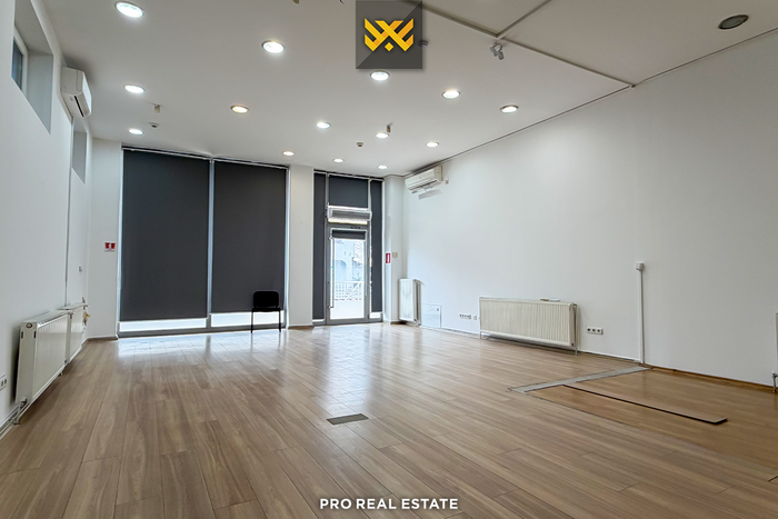 Propiedad de oficina 600m² en alquiler en Pejton