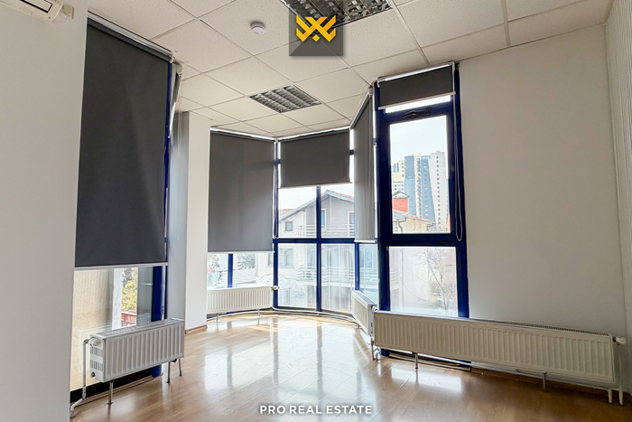Propiedad de oficina 600m² en alquiler en Pejton (5)