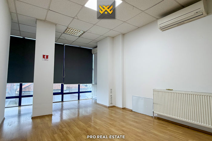 Propiedad de oficina 600m² en alquiler en Pejton (7)