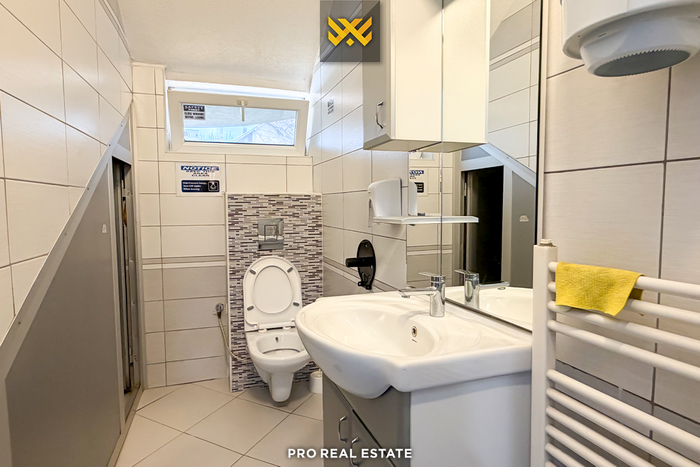 Propiedad de oficina 600m² en alquiler en Pejton