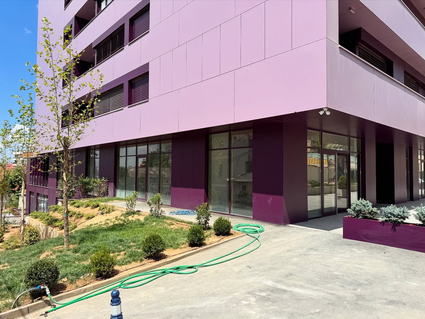 Espacio comercial en alquiler – 360 m² – Barrio muhaxherëve – Torre rozë, Prishtinë