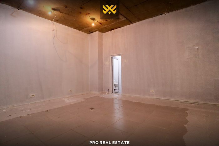 Lokal 30m² për #shitje te qafa.