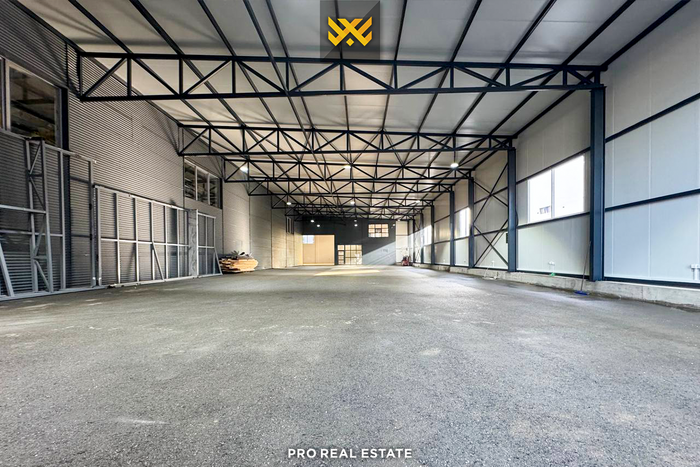 Armazém de 1300m² para alugar em Çagllavicë