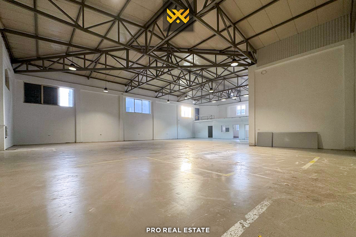 Armazém de 1300m² para alugar em Çagllavicë (4)