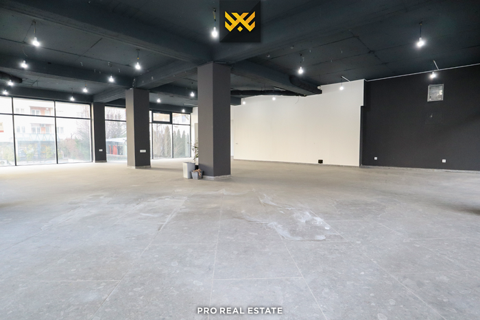 Local 211m² à louer à dragodan