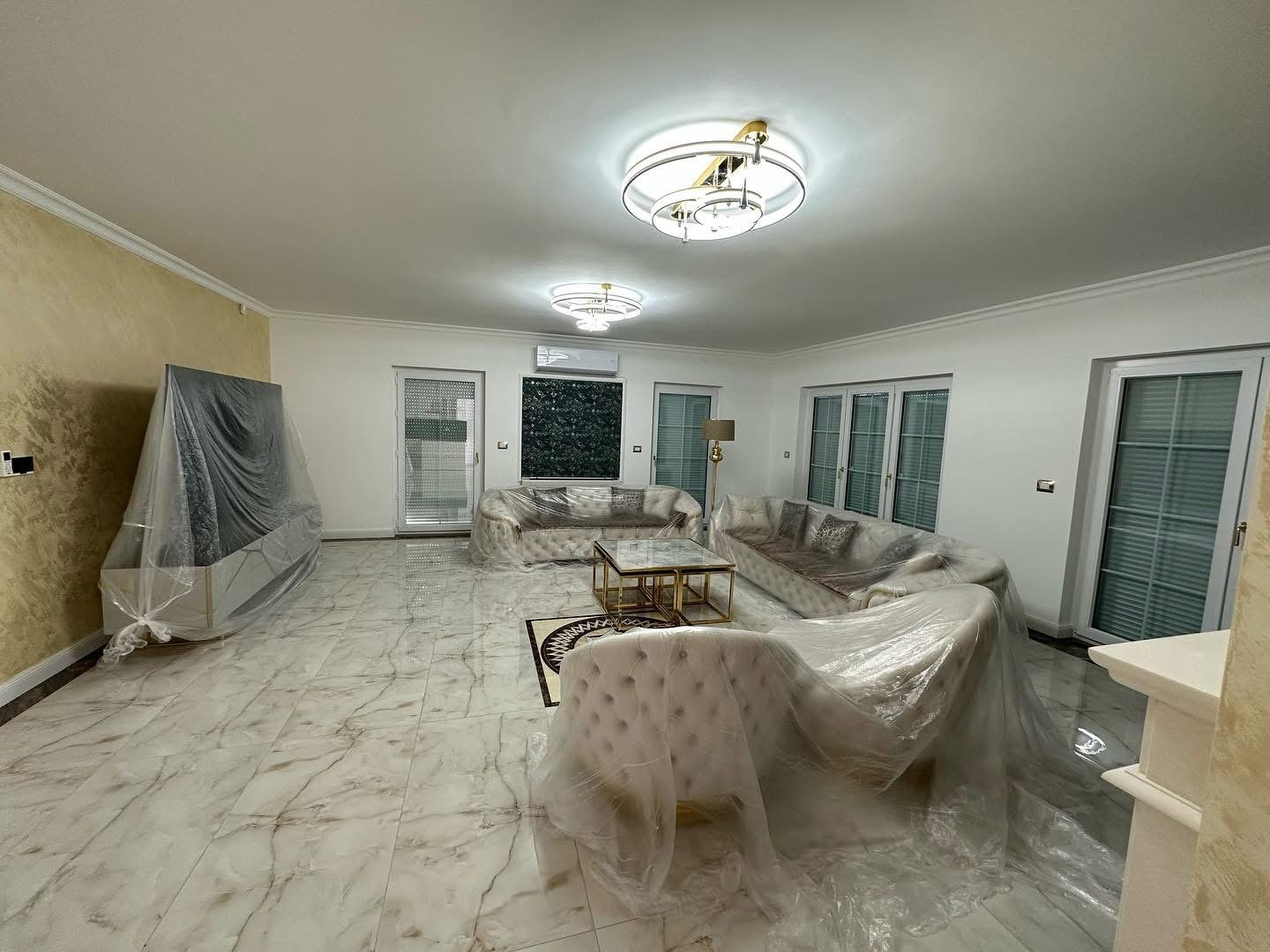 Casas de luxo para alugar em Veternik, Prishtinë.