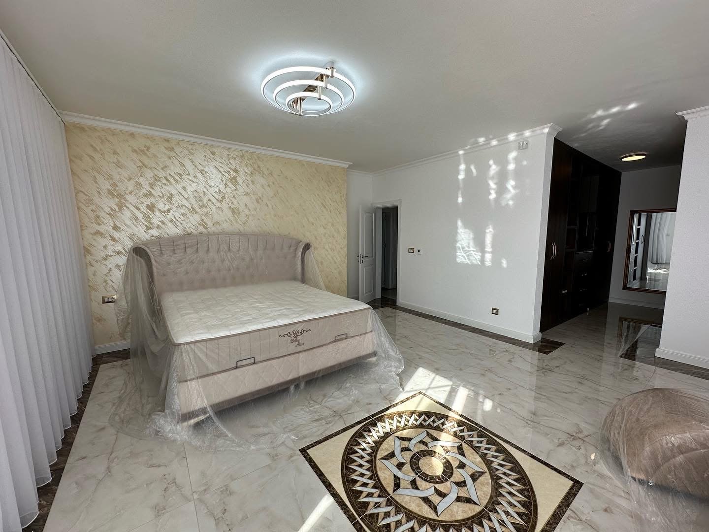 Casas de luxo para alugar em Veternik, Prishtinë.