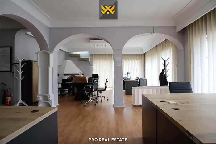 Casa - ufficio 540m² in affitto a Pejton. (4)