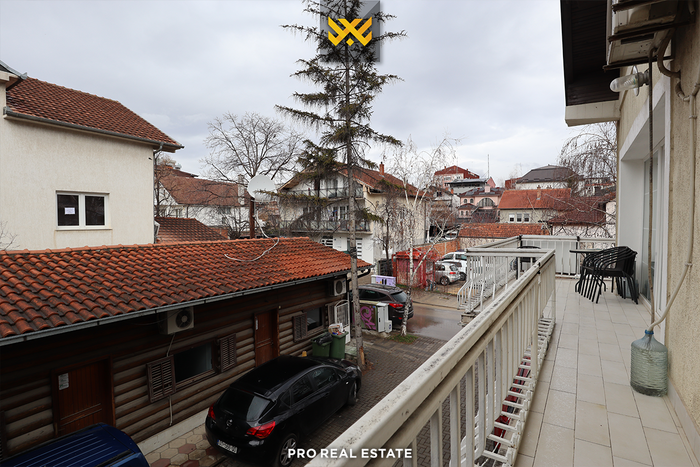 Casa - ufficio 540m² in affitto a Pejton. (7)