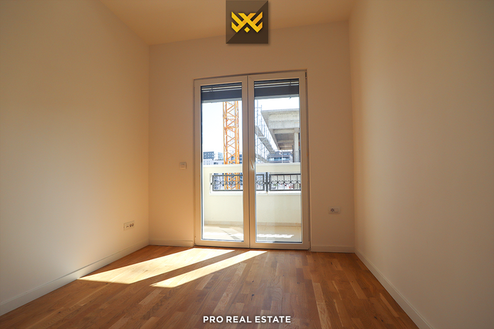 Apartment / office 93m² for rent in muhaxherëve neighborhood