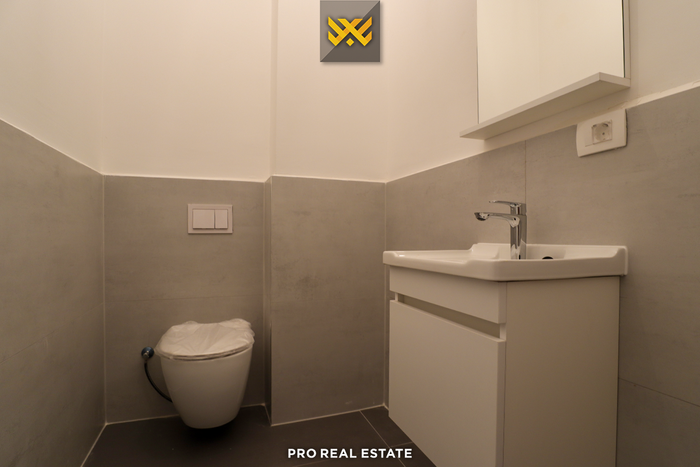 Apartment / office 93m² for rent in muhaxherëve neighborhood