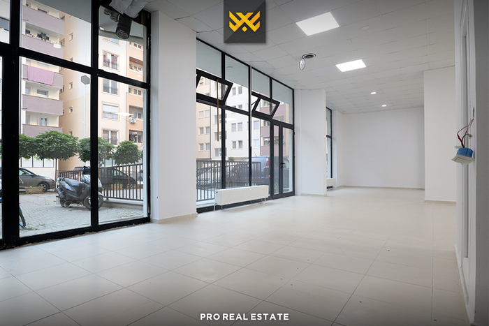 Local de 210,47m² à venda em Fushë Kosovë