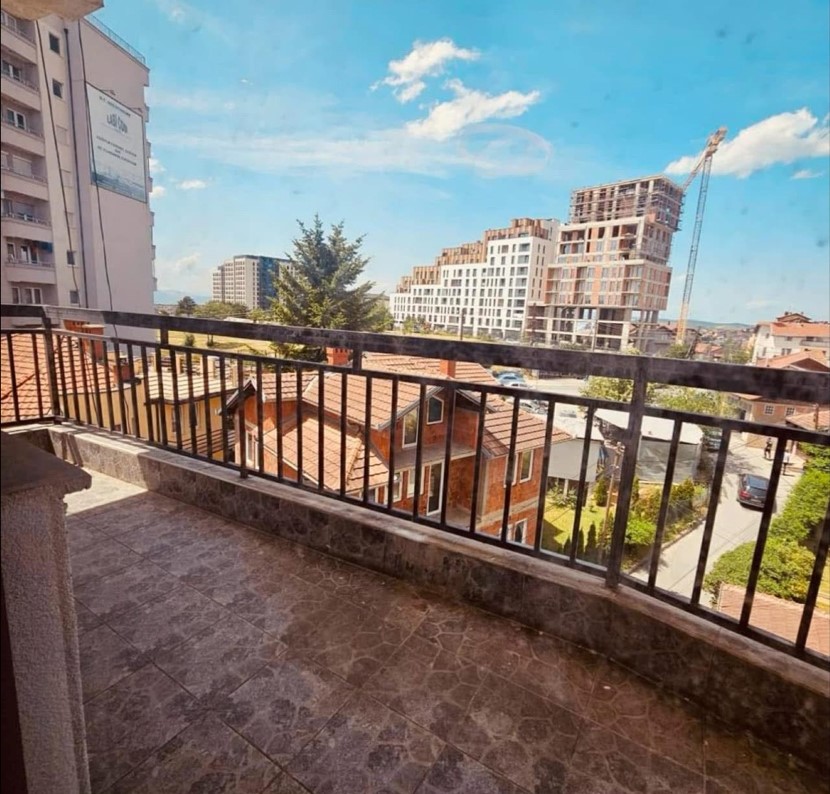 Apartamento para alugar 2+1 em Bregu i Diellit