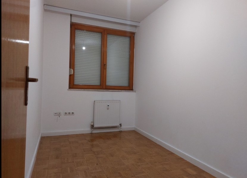 Apartment (office) for rent in Bregu i Diellit